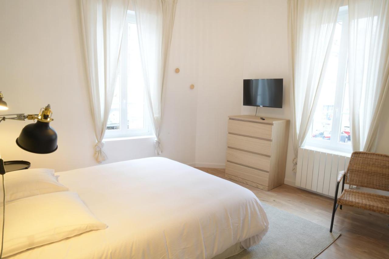 T3 De Charme Situe En Hyper Centre Avec Wifi, Linge, Draps, Savons Et Serviettes Fournis Коньяк Номер фото